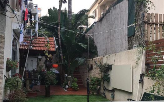 דירת 4 חדרים קסומה מהאגדות, ברמת אלמוגי, ברח' יקינטון