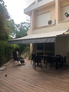 בלעדי !!!בלב אחוזה בסמולנסקין שקט ומרכזי עם גינה וכניסה נפרדת