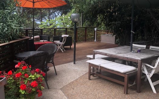 למכירה דירת 5 חדרים באחוזה בעיצוב אדריכלי עם כניסה נפרדת וגינה