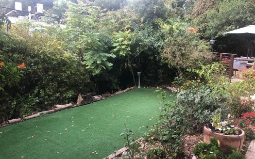 למכירה דירת 5 חדרים באחוזה בעיצוב אדריכלי עם כניסה נפרדת וגינה