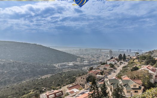 בלעדי בדניה ב' וילה בודדת 7 חדרים עם נוף מדהים