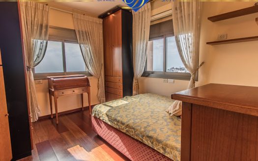 בלעדי בדניה ב' וילה בודדת 7 חדרים עם נוף מדהים