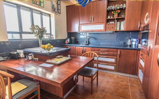 בלעדי בדניה ב' וילה בודדת 7 חדרים עם נוף מדהים