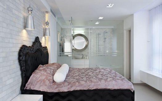 פנטהאוז מפואר ומפנק בסביוני דניה דו-מפלסי