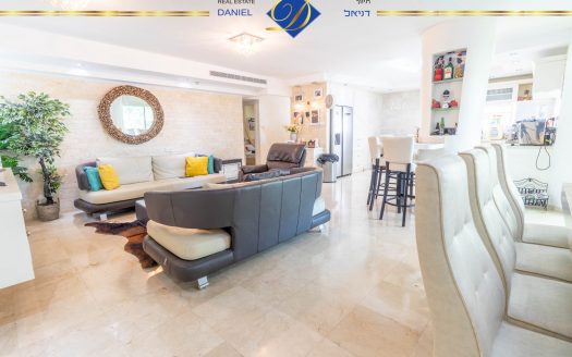 בלעדי ברמת אלמוגי במיקום מצויין פנטהאוז גדול מעוצב ומושקע
