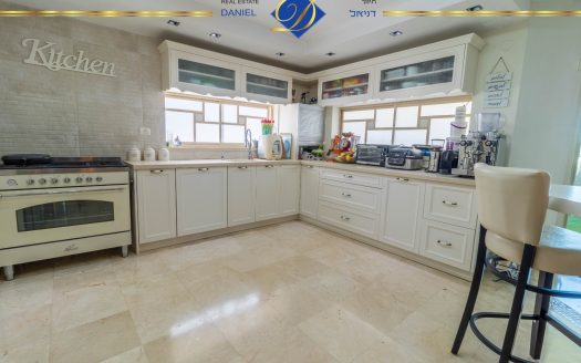 בלעדי ברמת אלמוגי במיקום מצויין פנטהאוז גדול מעוצב ומושקע