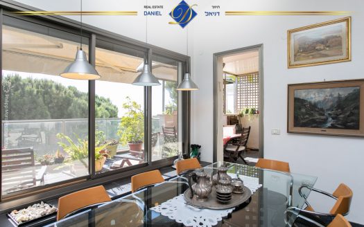 פנטהאוז בגבעת דאונס היוקרתית  דו-מפלסי בייצוג בלעדי