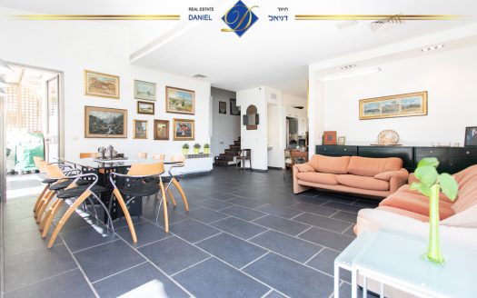 פנטהאוז בגבעת דאונס היוקרתית  דו-מפלסי בייצוג בלעדי