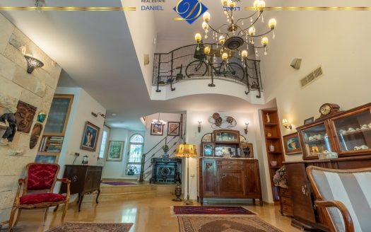 דו-משפחתי קסום במרכז הכרמל, ירוק מכל חלון , פנימי שקט ופסטורלי עם כניסה נפרדת