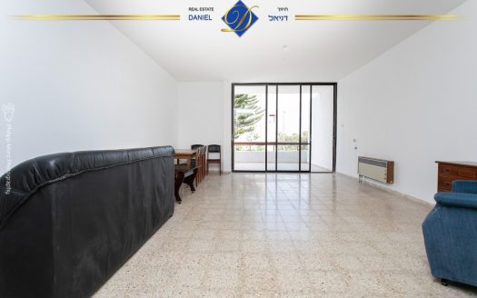 במיקום מנצח באחוזה בקרית ספר בייצוג בלעדי!!דירה מרווחת 6 חדרים עם כניסה נפרדת וגינה