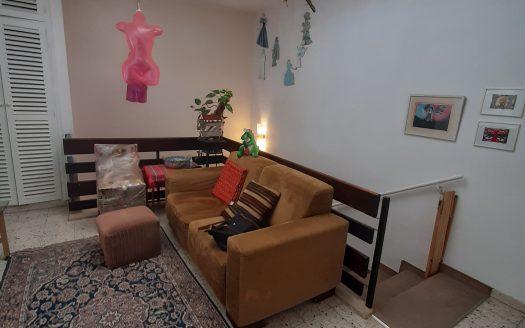 דירת 5 חדרים בגבעת דאונס קסומה ומיוחדת,כניסה נפרדת,מקלט פרטי