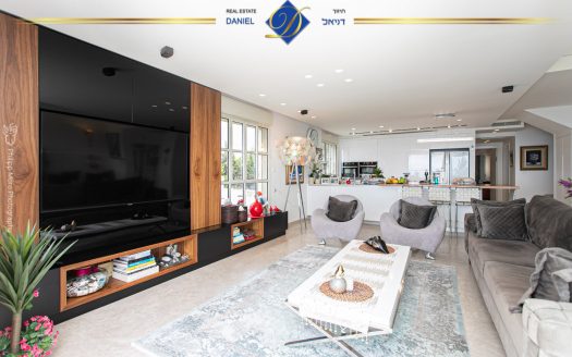 פנטהאוז יוקרתי ברחוב מרגלית