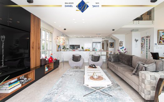 פנטהאוז יוקרתי ברחוב מרגלית