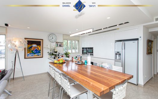 פנטהאוז יוקרתי ברחוב מרגלית