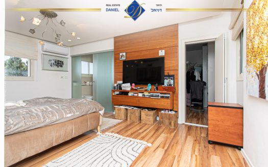 פנטהאוז יוקרתי ברחוב מרגלית