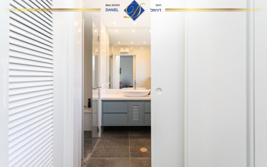 למכירה במרכז אחוזה דירה מעולה!!! במיקום נוח למגורים בנין חדש משודרג ברמה גבוהה