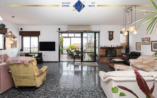 ברמת גולדה בבלעדיות! נכס חדש פנטהאוז מרווח 5 חדרים 160 מ"ר במפלס אחד