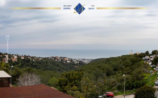 ברמת גולדה שווה לראות!!! 5 חדרים יפיפיה ומרווחת פונה לנוף מערבי WOW כניסה נפרדת וחניה מקורה