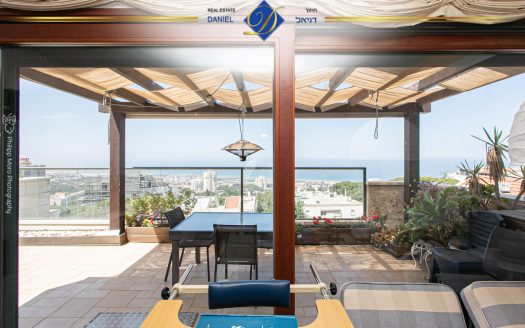 בגבעת דאונס ייחודית + נוף מערבי במפלס אחד