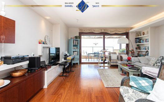 בגבעת דאונס ייחודית + נוף מערבי במפלס אחד