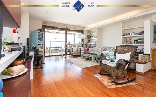 בגבעת דאונס ייחודית + נוף מערבי במפלס אחד