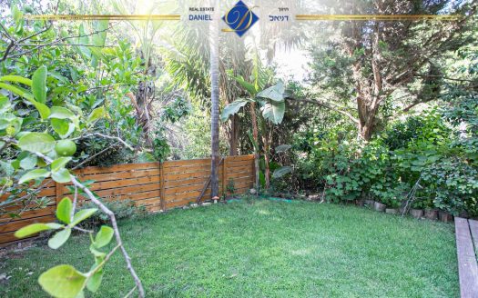 דירה משופצת עם יחידה בסביוני דניה