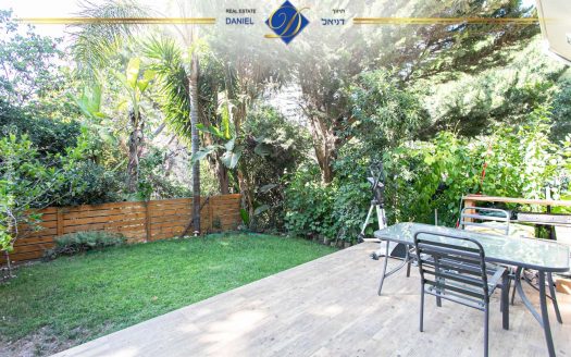 דירה משופצת עם יחידה בסביוני דניה