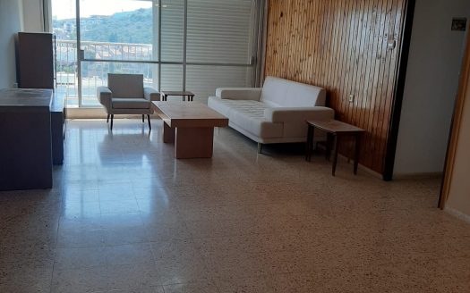 ברוממה רחוב אורן קרוב למרכז מסחרי