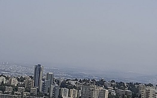 ברוממה רחוב אורן קרוב למרכז מסחרי