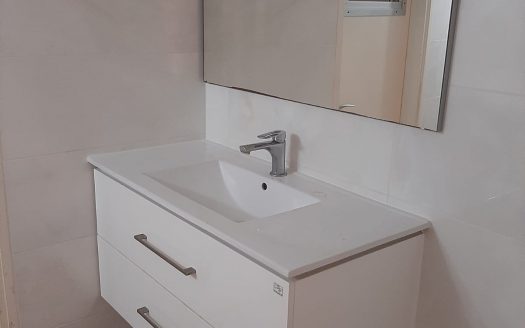 ברוממה רחוב אורן קרוב למרכז מסחרי