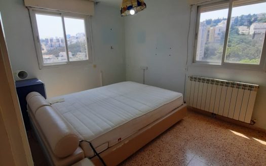 ברוממה רחוב אורן קרוב למרכז מסחרי