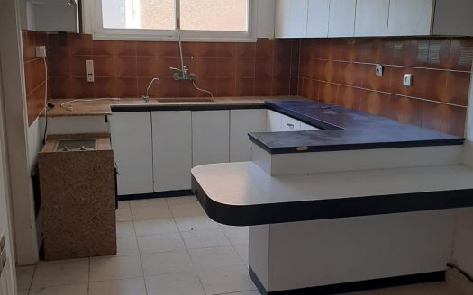 ברוממה רחוב אורן קרוב למרכז מסחרי